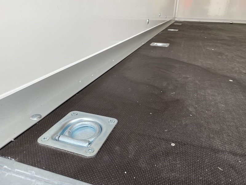 WIOLA skříňový 297x150x165 2700 kg