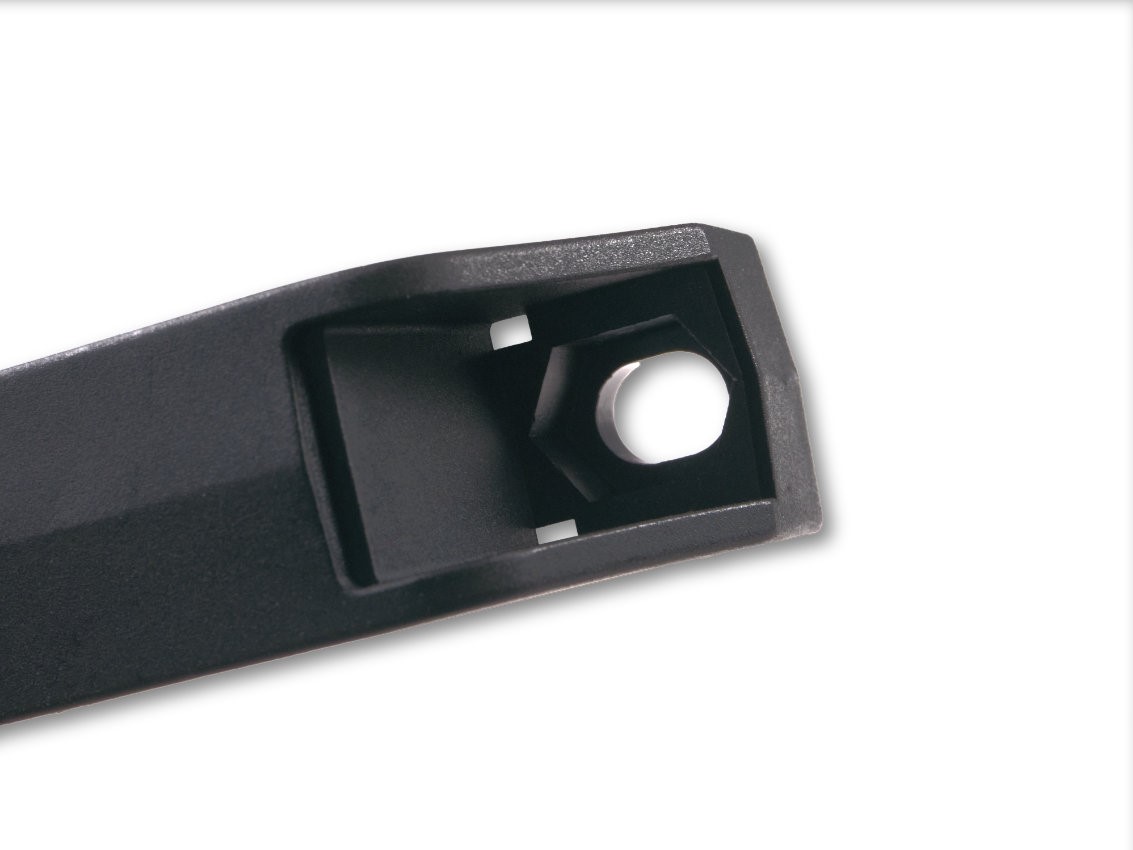 Madlo plastové 137 mm bez krytek šroubů, černé