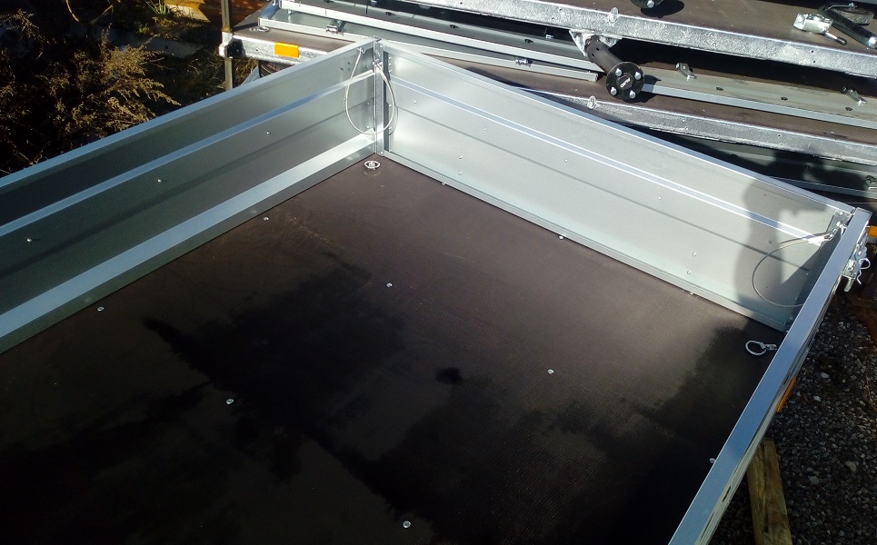 Přívěsný vozík BORO 730SP | 294 x 142 cm