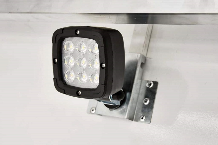 WIOLA skříňový 350x170x175 2700 kg