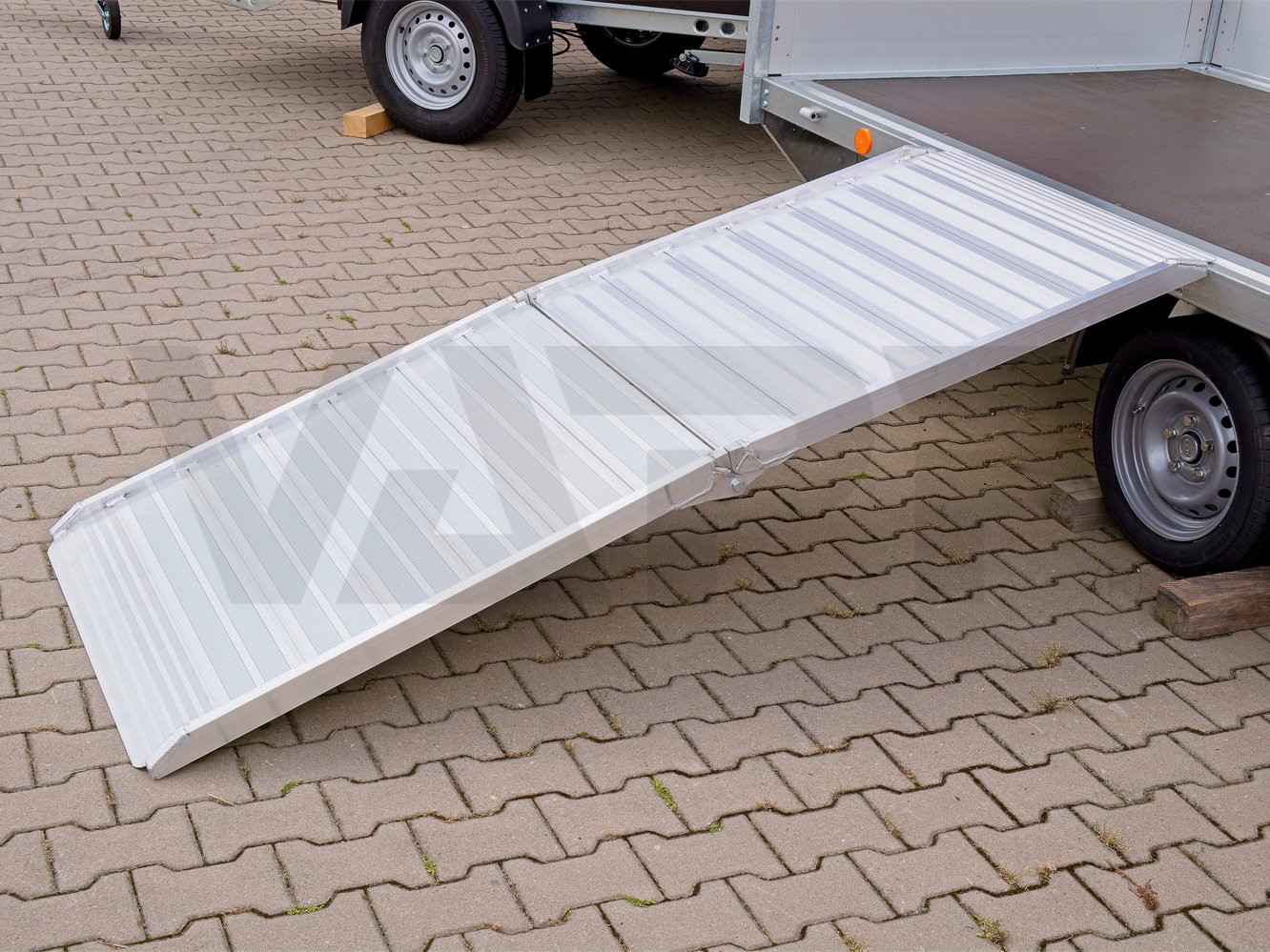 Nájezdová rampa VAPP NRS-420, 2130x900 mm, (400 kg), skládací